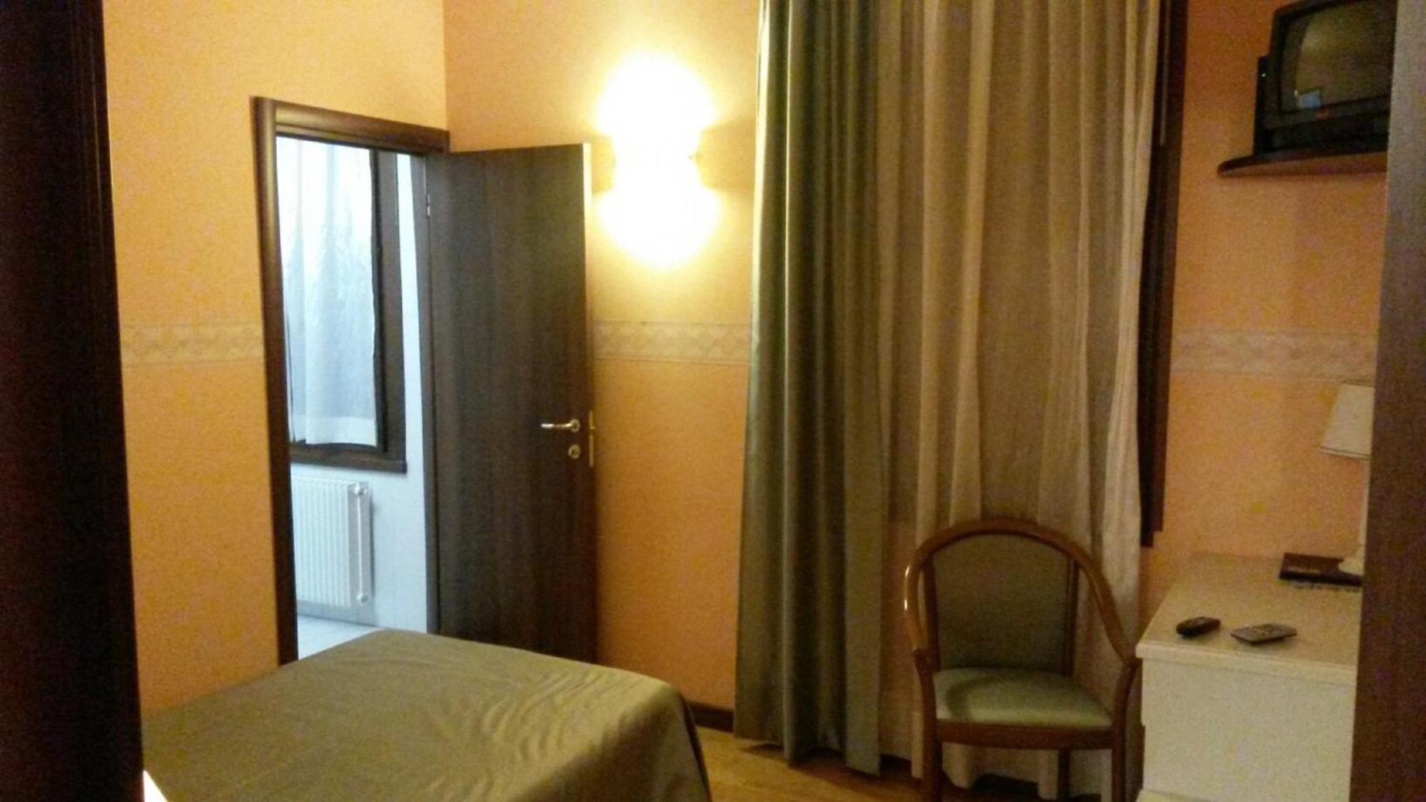 Albergo Ristorante Flora Витторио-Венето Номер фото